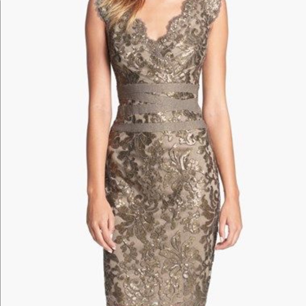 like new sequin  Tadashi Shoji mini